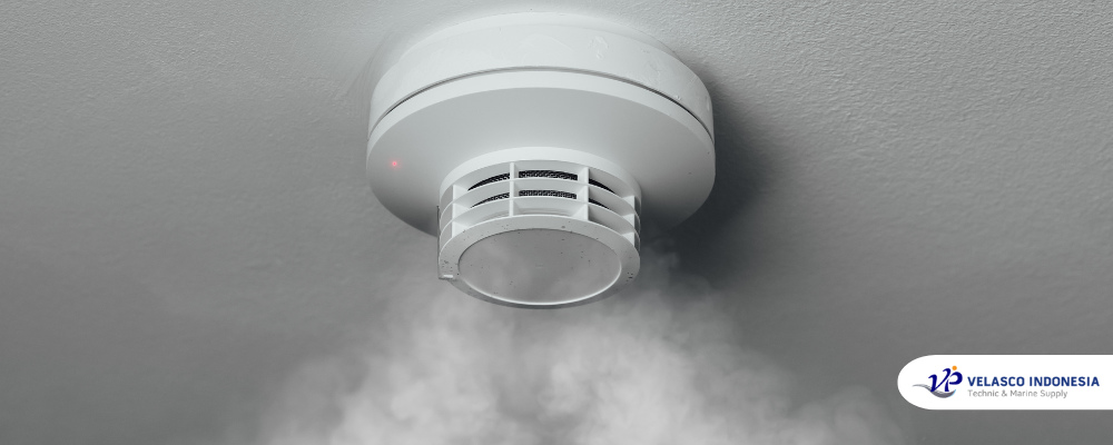 Keunggulan dan Kelemahan Smoke Detector dan Heat Detector dalam Deteksi Kebakaran
